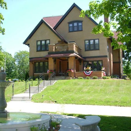 Westphal Mansion Inn Bed & Breakfast Hartford Екстер'єр фото