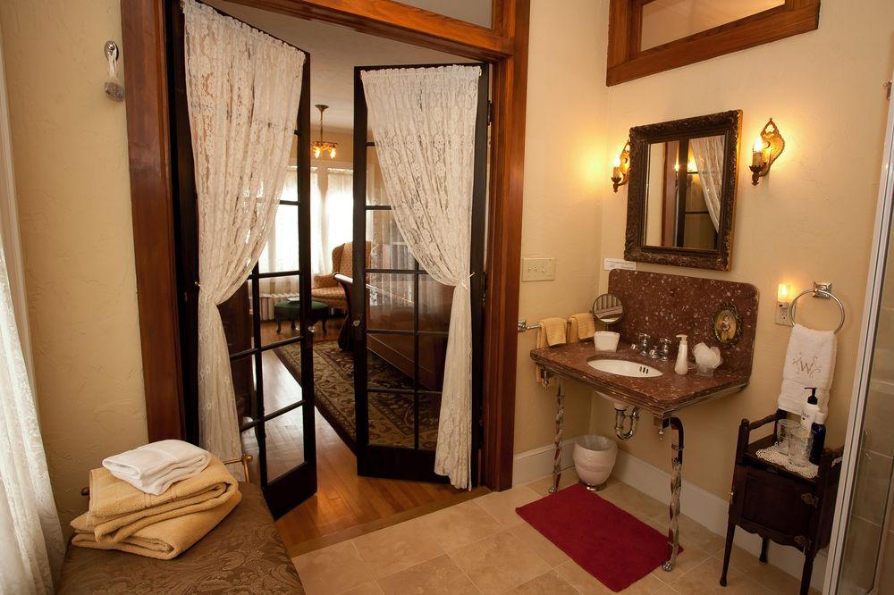 Westphal Mansion Inn Bed & Breakfast Hartford Екстер'єр фото