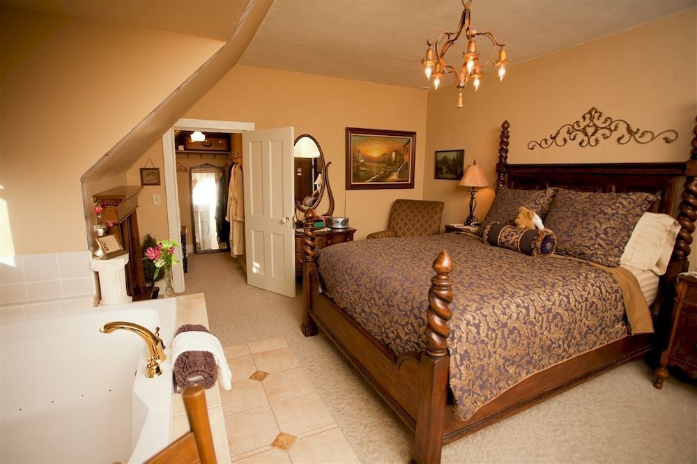 Westphal Mansion Inn Bed & Breakfast Hartford Екстер'єр фото