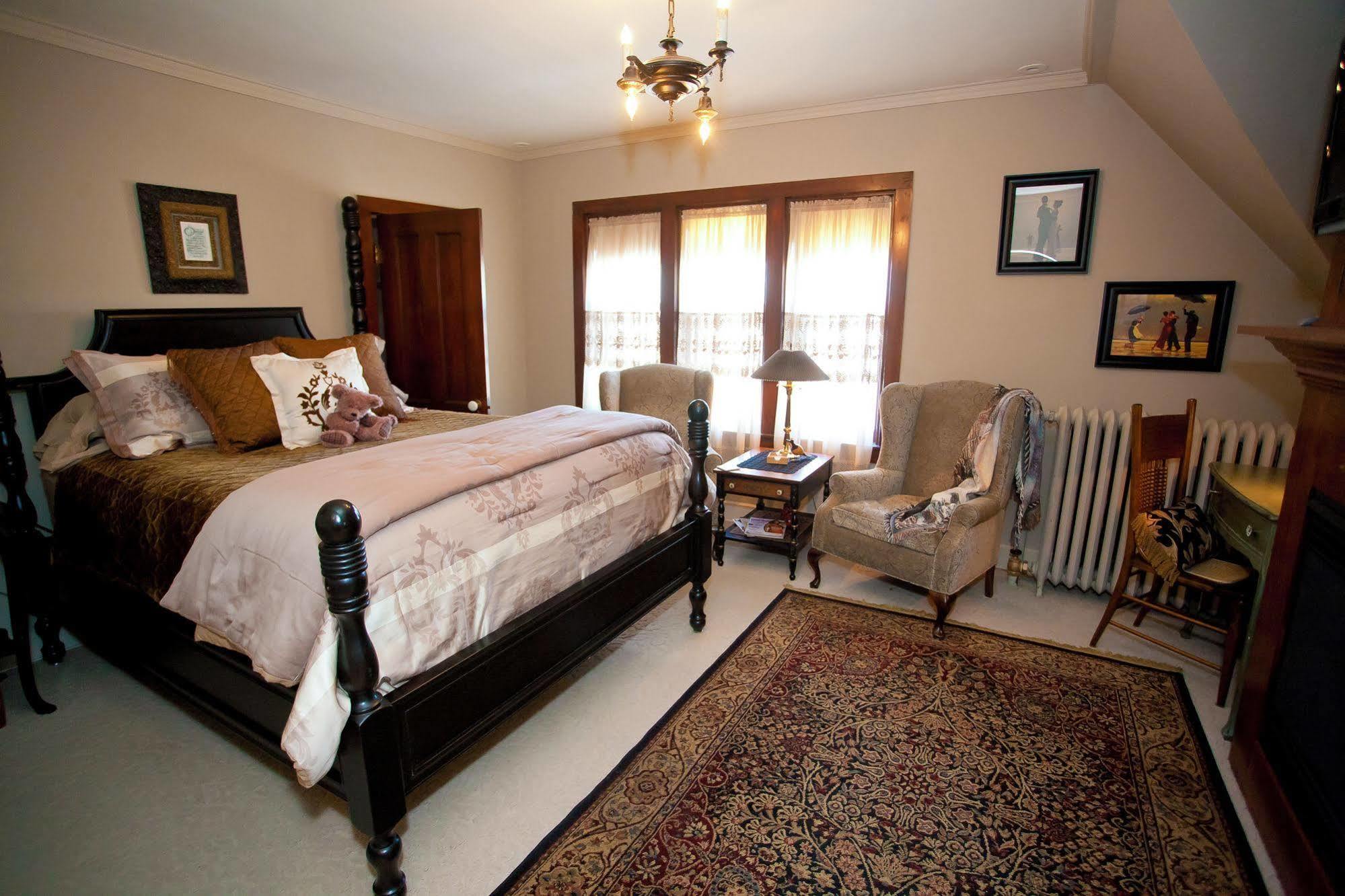 Westphal Mansion Inn Bed & Breakfast Hartford Екстер'єр фото
