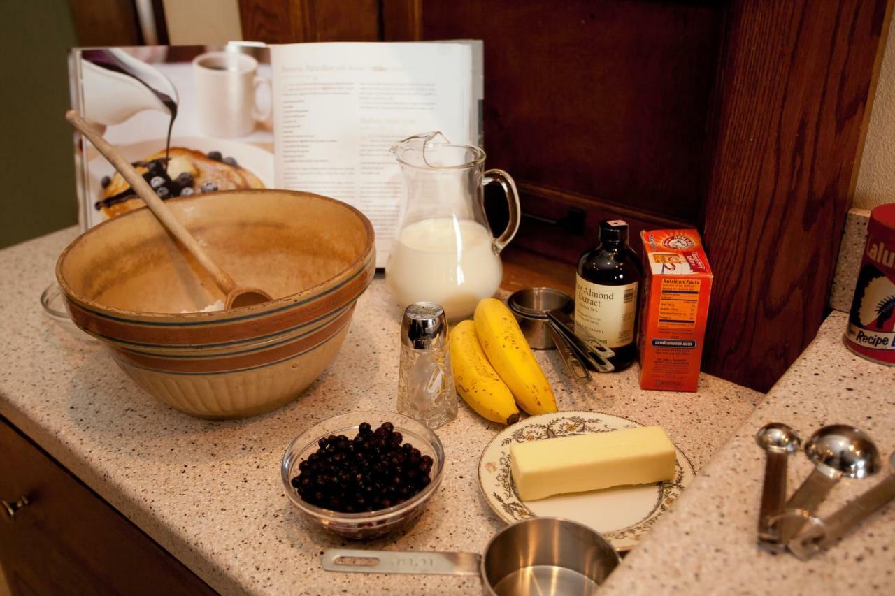 Westphal Mansion Inn Bed & Breakfast Hartford Екстер'єр фото