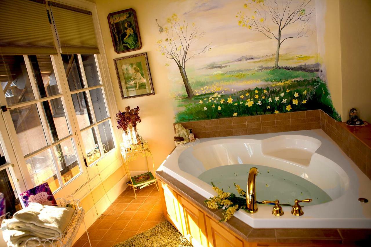 Westphal Mansion Inn Bed & Breakfast Hartford Екстер'єр фото