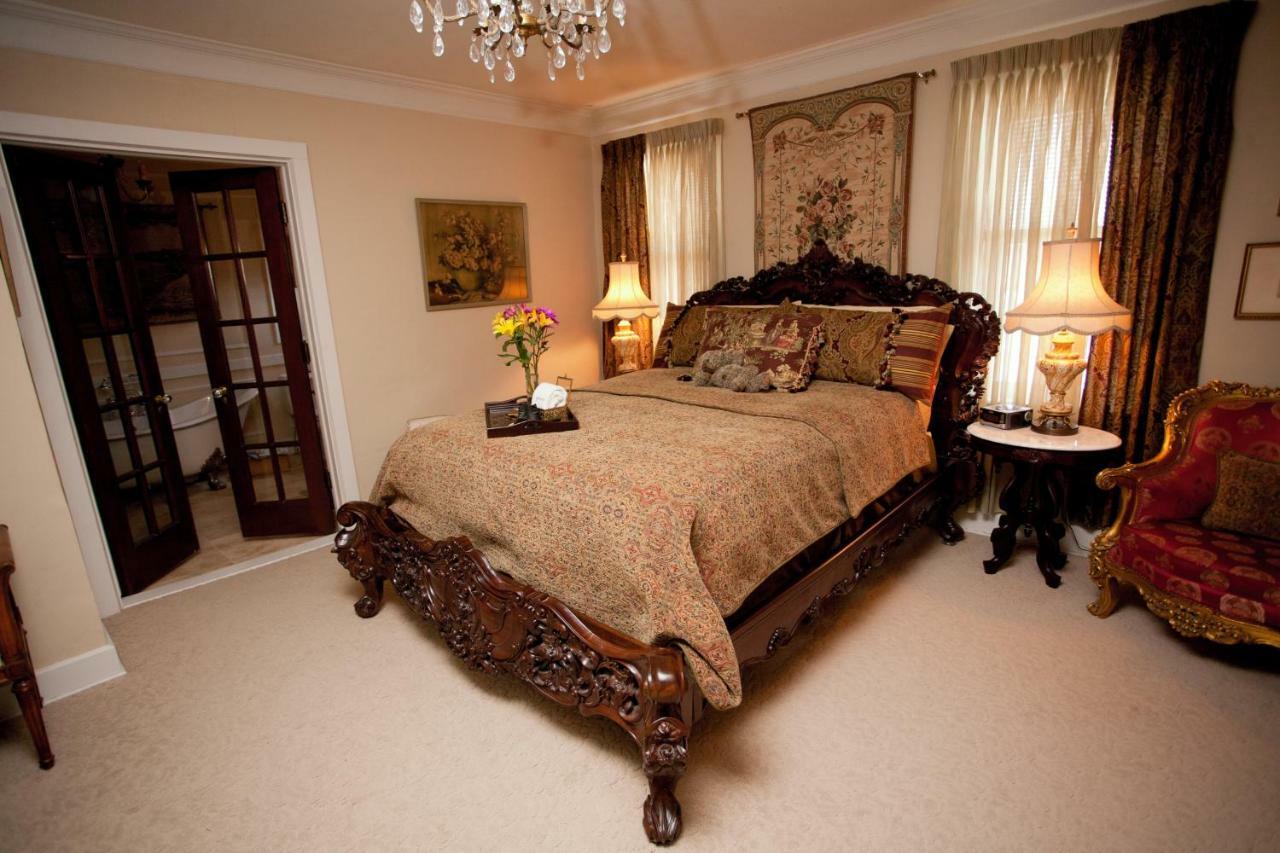 Westphal Mansion Inn Bed & Breakfast Hartford Екстер'єр фото